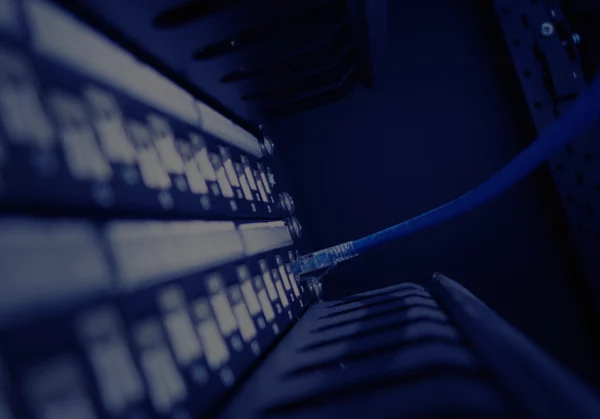 Câblage réseau structuré et baie informatique professionnelle Mtek